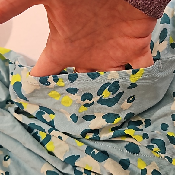 Aqua green leopard ptint ls knit asymmetrical tunic w pockets - Picture 9 of 9